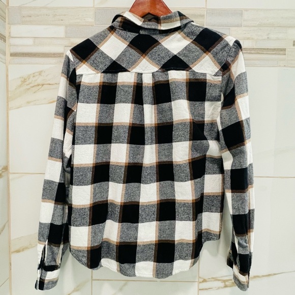 Harper Size medium Buffalo Plaid Button Up Tie Front Chest Pocket Flannel Shirt - Picture 6 of 8